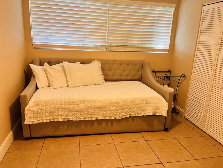 5Bed2Bath Pool Home Walking Distance From Beach! Clearwater Beach Exterior foto