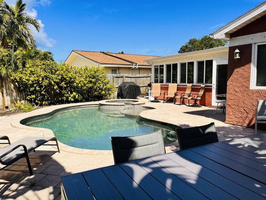 5Bed2Bath Pool Home Walking Distance From Beach! Clearwater Beach Exterior foto